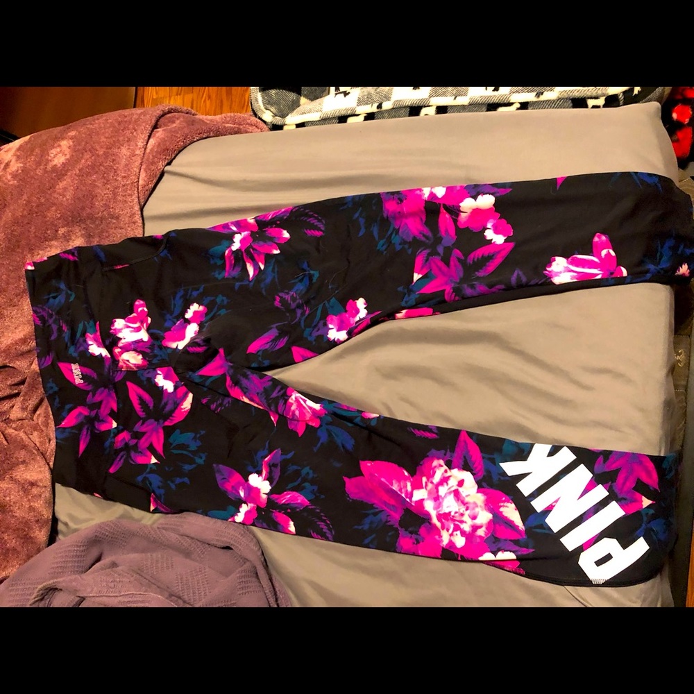 VS Pink Ultimate Floral leggings NWOT
